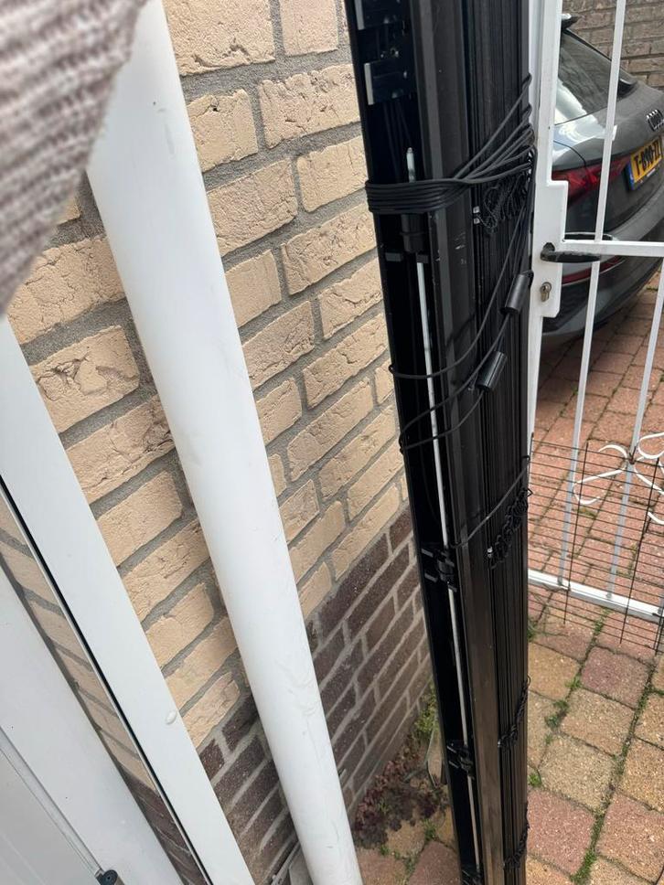 Zwarte Houten Jaloezieën 145 breedt en 155 lang, Huis en Inrichting, Stoffering | Gordijnen en Lamellen, Zo goed als nieuw, 150 tot 200 cm