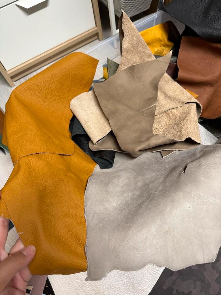 Reststukken leer - afhalen in Tilburg, Hobby en Vrije tijd, Stoffen en Lappen, Nieuw, Leer of Kunstleer, Minder dan 30 cm, Minder dan 30 cm