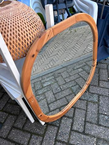 Grote Spiegel 80x80 cm beschikbaar voor biedingen