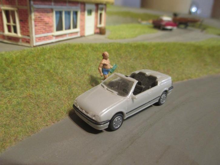 Renault 19 Cabriolet - AWM grijs, Hobby en Vrije tijd, Modelauto's | 1:87, Zo goed als nieuw, Ophalen of Verzenden