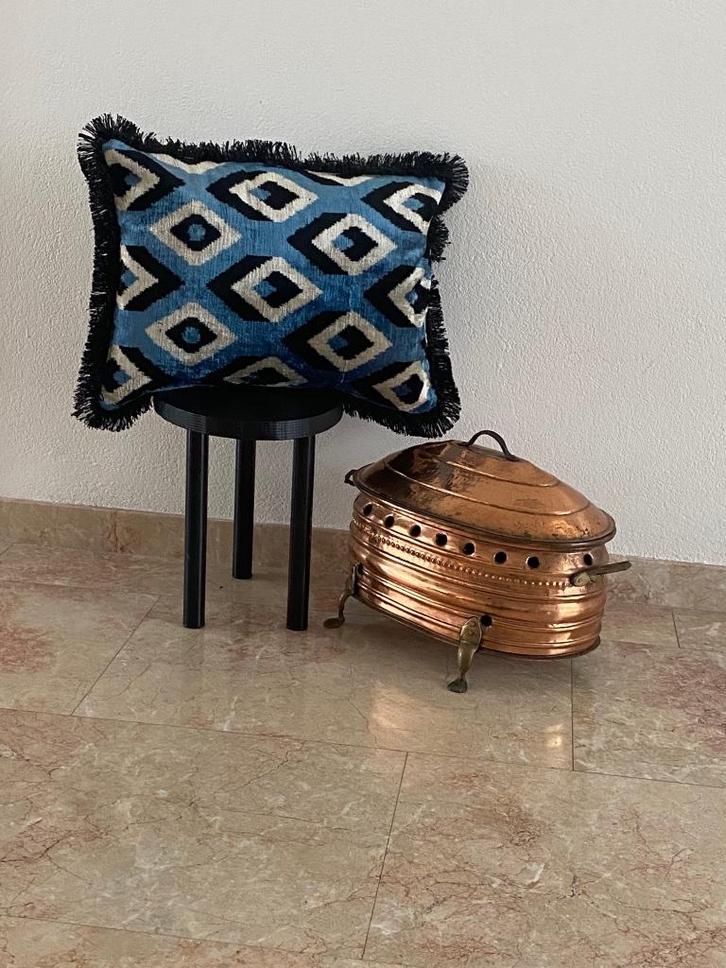 Geweven zijde-velvet origineel Ikat kussenhoes, Huis en Inrichting, Woonaccessoires | Kussens, Nieuw, Blauw, Rechthoekig, Verzenden