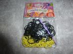 NIEUW 200 geel en zwarte loom bandjes 5 zakjes voor 10,00, Ophalen of Verzenden, Nieuw, Knutselen