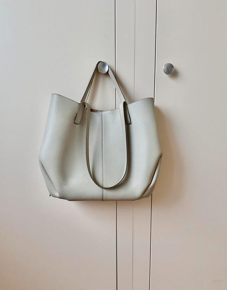 POLENE cyme bag - chalk, Sieraden, Tassen en Uiterlijk, Tassen | Damestassen, Zo goed als nieuw, Shopper, Ophalen of Verzenden