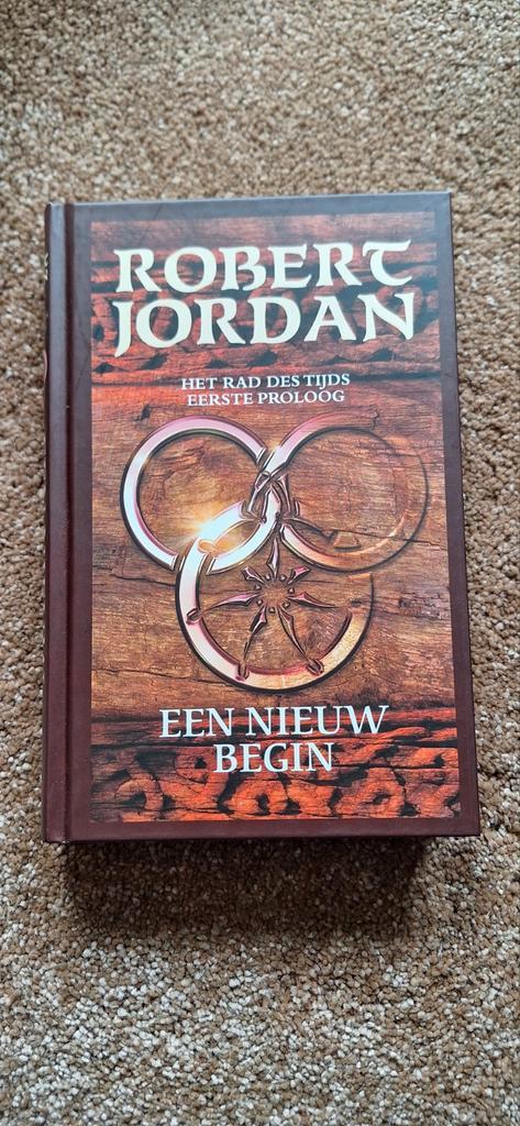Robert Jordan - 1e proloog een nieuw begin, Boeken, Fantasy, Zo goed als nieuw, Ophalen of Verzenden