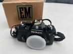 Nikon EM Spiegelreflexcamera - Inclusief Doos, Audio, Tv en Foto, Fotocamera's Analoog, Ophalen of Verzenden, Gebruikt, Spiegelreflex
