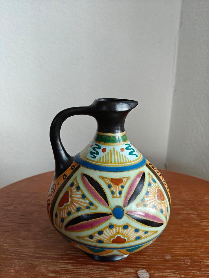 Charmant zwart pateel vaasje, Antiek en Kunst, Antiek | Vazen, Ophalen of Verzenden