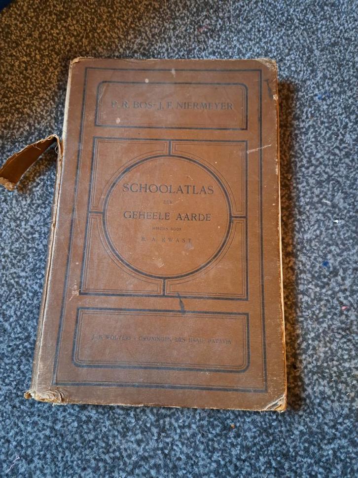 Oude Bosatlas - Schoolatlas der geheele Aarde - 1932, Boeken, Atlassen en Landkaarten, Ophalen of Verzenden
