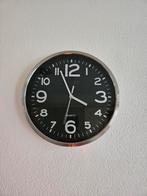 Quartz klok zwart/zilver, Ophalen, Zo goed als nieuw, Analoog, Wandklok