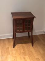 Vitrinekastje op hoge poten nachtkastje facetgeslepen glas, Ophalen, Gebruikt, 50 tot 100 cm, Glas