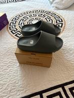 Adidas Yeezy Slides Slate Marine, Kleding | Heren, Schoenen, Ophalen of Verzenden, Nieuw, Overige kleuren