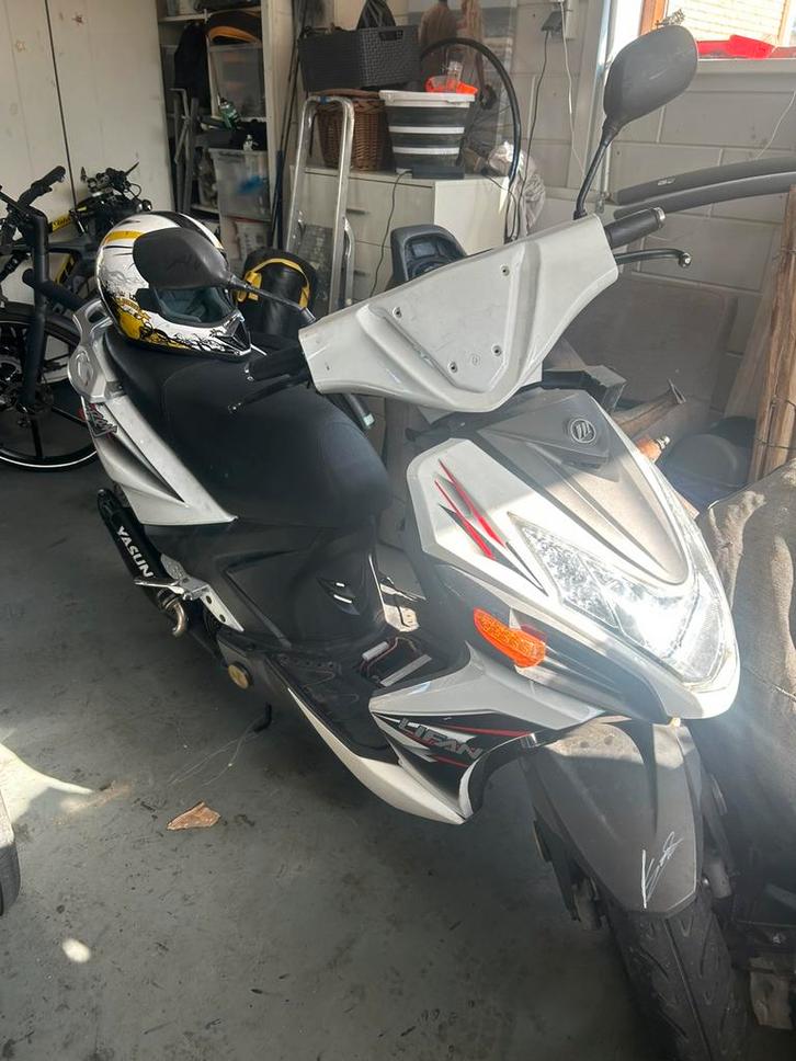Lifan scooter 70cc minarelli opknapper start nu niet, Fietsen en Brommers, Scooters | Kymco, Zo goed als nieuw, Overige modellen