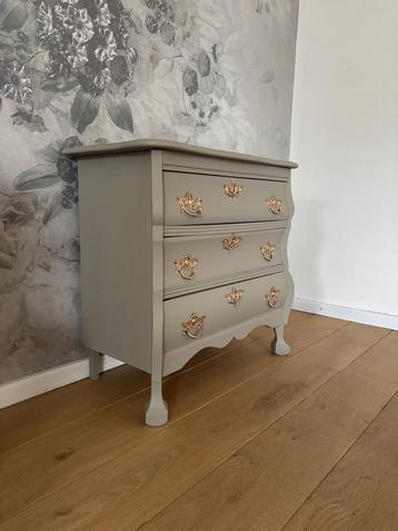 Landelijke Buikkast Beige/Goud beschikbaar voor biedingen