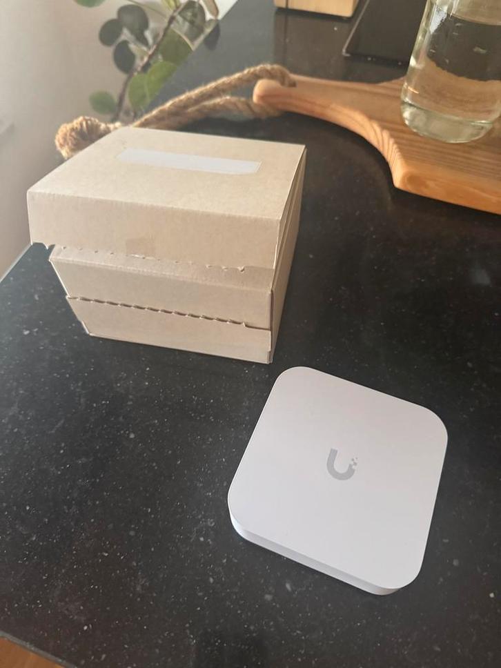 Ubiquiti Unifi Next Gen Gateway UXG Lite, Computers en Software, Routers en Modems, Zo goed als nieuw, Router, Ophalen of Verzenden
