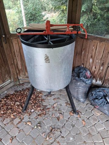 Honing slingeraar beschikbaar voor biedingen