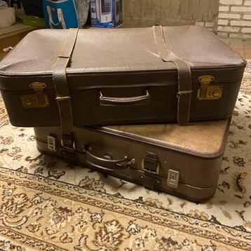 Grote vintage koffers beschikbaar voor biedingen