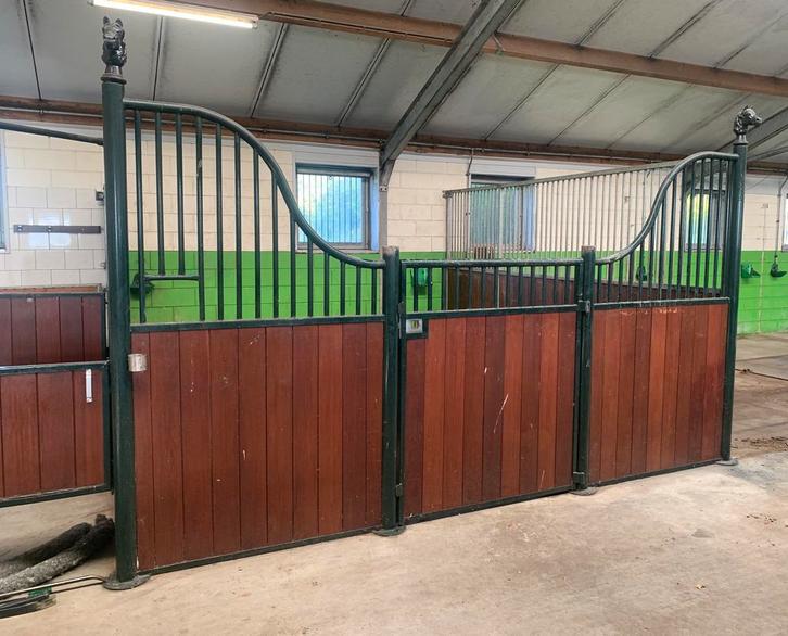 Complete paardenbox 400x430, Dieren en Toebehoren, Stalling en Weidegang, Opfok, Stalling, 1 paard of pony