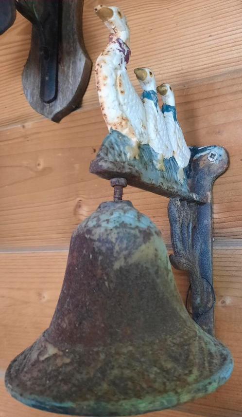 ANTIEKE GIETIJZEREN BEL / DEURBEL MET GANZEN, Tuin en Terras, Tuinwanddecoratie, Gebruikt, Ophalen of Verzenden