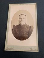 cdv carte de visite klederdracht J L T Huysen Hoorn 11, Verzenden, Foto, Klederdracht, Zo goed als nieuw