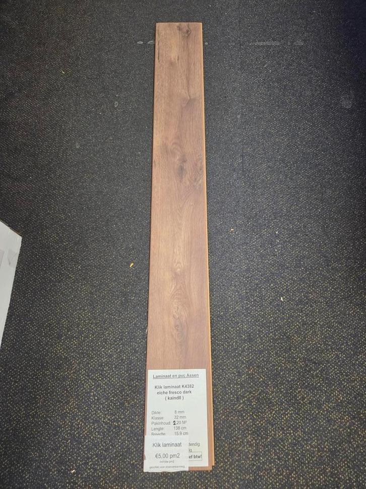 GRATIS ter afhaal Zoom 18 te assen ( 13m2 laminaat ), Huis en Inrichting, Stoffering | Vloerbedekking, Nieuw, Laminaat, 10 tot 25 m²