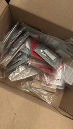 Nieuwe grote plakhaken 10x10 voor lijsten en panelen. 25 st, Ophalen, Zo goed als nieuw