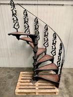 Sierlijke gietijzeren wenteltrap oud victoriaanse stijl, Doe-het-zelf en Verbouw, Ladders en Trappen, Ophalen of Verzenden, Gebruikt