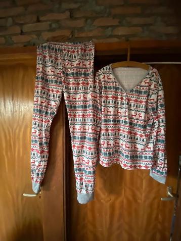 Aangeboden pyjama maat M kerstpyjama, heerlijke stof beschikbaar voor biedingen