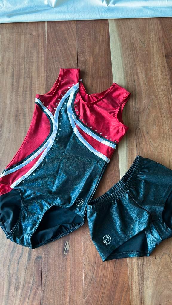 TT Gymnastics turnpakje + broekje, Sport en Fitness, Turnen, Zo goed als nieuw, Turnpak(je), Kindermaat 146 t/m 176, Ophalen of Verzenden