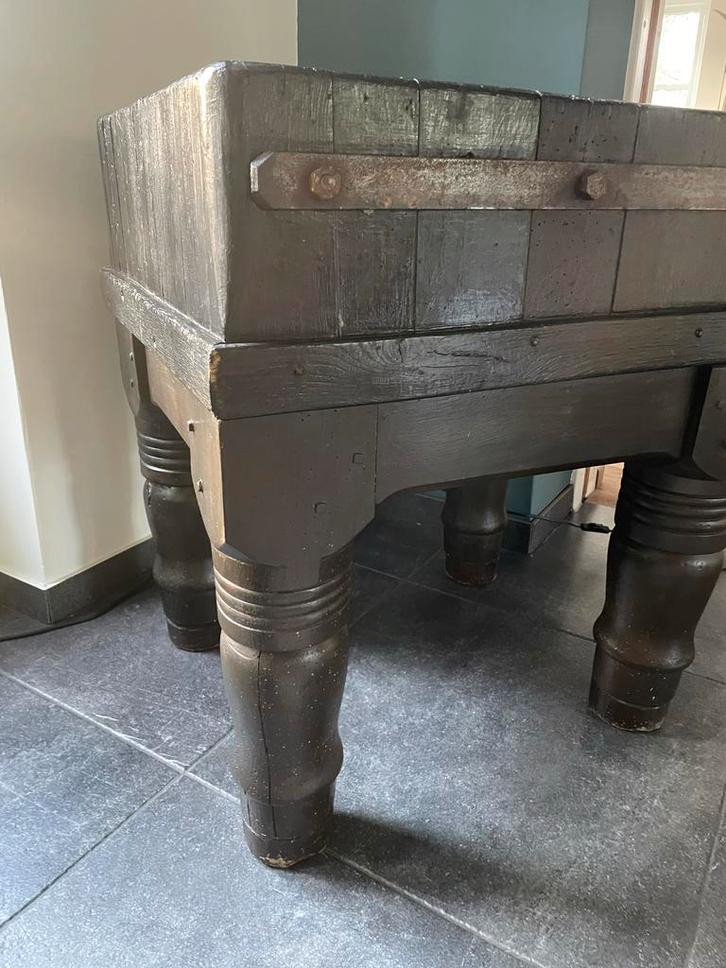 Oude Slagersblok hakblok - Robuust & Zwart, Antiek en Kunst, Antiek | Meubels | Tafels, Ophalen