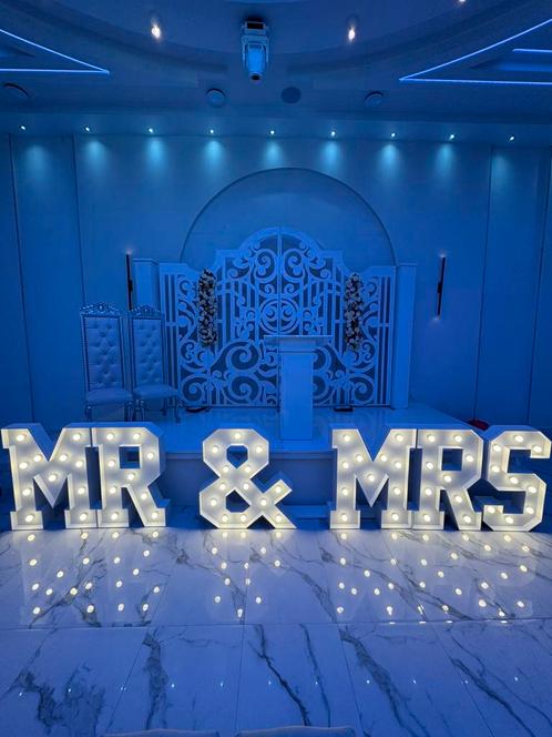 Lichtletters te huur - €25 per letter, Hobby en Vrije tijd, Feestartikelen | Verhuur, Zo goed als nieuw, Geboorte of Huwelijk