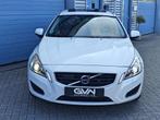 Volvo V60 ?2.0T Summum – Leder, Navi, Bi-Xenon, Lane Assis, Euro 5, 1502 kg, 4 cilinders, Wit