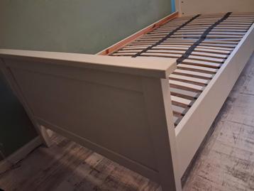 Ikea bedframe Hemnes inclusief lattenbodem - afbeelding 3