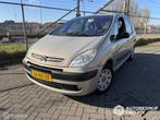 Citroen Xsara Picasso 2.0i-16V Exclusive, 1998 cc, 136 pk, 4 cilinders, 700 kg