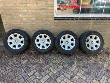 Vier lichtmetalen velgen met banden BMW 5 serie (E39) beschikbaar voor biedingen