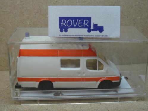 PRALINÉ 1:87, FORD TRANSIT NOTARZT-SANKA OVP-3744 Zie Foto`s, Hobby en Vrije tijd, Modelauto's | 1:87, Zo goed als nieuw, Bus of Vrachtwagen