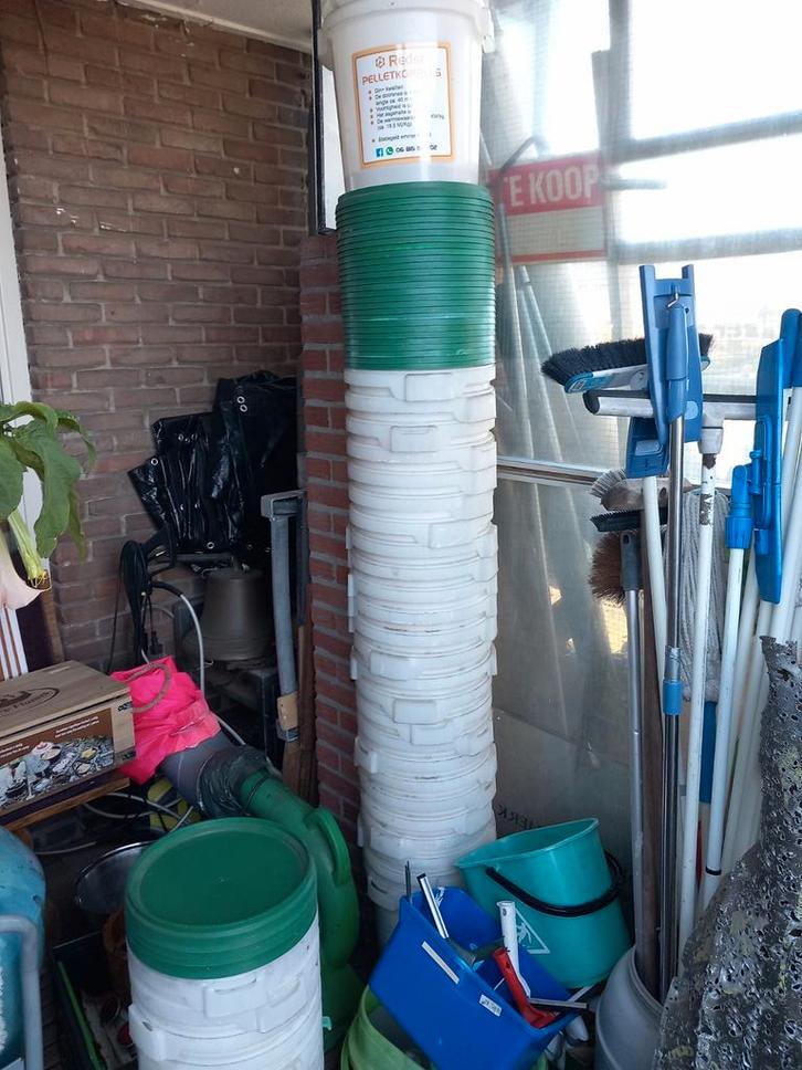 Kunststof emmers - 20 liter met deksels, Diversen, Kerst, Gebruikt, Ophalen