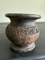 Antieke Klein Aardewerk Vaasje, Ophalen of Verzenden