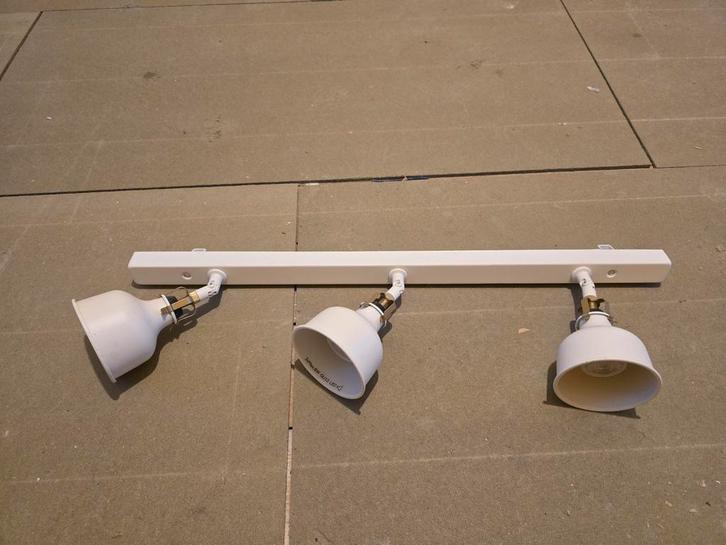 Witte 3-spots plafondlamp met RGB kleuren + afstandbediening, Huis en Inrichting, Lampen | Plafondlampen, Gebruikt, Metaal, Ophalen