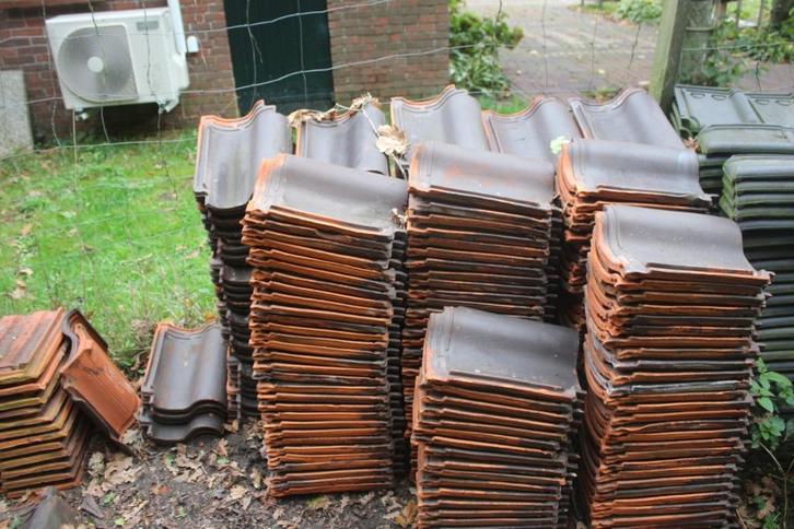 270 OVH dakpannen van Paul Teeuwen, Doe-het-zelf en Verbouw, Dakpannen en Dakbedekking, Gebruikt, Dakpannen, Steen of Klei, Overige kleuren