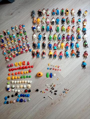 Veel Playmobil poppetjes inclusief kleding beschikbaar voor biedingen