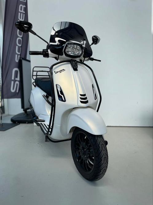 EXCLUSIVE! Vespa sprint 45KM PLATINA GOLD CUSTOM E5  FULL OP, Fietsen en Brommers, Brommers | Tuning en Styling, Zo goed als nieuw