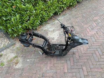 Typhoon 80cc frame beschikbaar voor biedingen