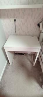 Bureau micke, Huis en Inrichting, Ophalen, Zo goed als nieuw, Bureau