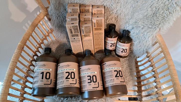 Tubes blond tinten haarverf met ontwikkelaar van Togethair., Sieraden, Tassen en Uiterlijk, Uiterlijk | Haarverzorging, Nieuw