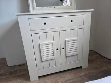 Commode/Kastje - Wit Hout beschikbaar voor biedingen
