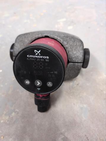 Grundfos Alpha2 25-60 180 Circulatiepomp - Weinig Gebruikt beschikbaar voor biedingen