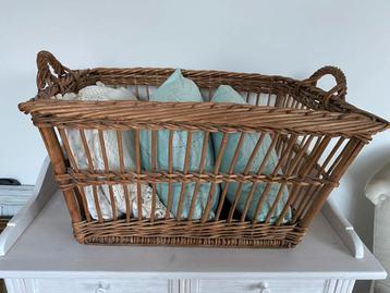 Brocante wasmand beschikbaar voor biedingen