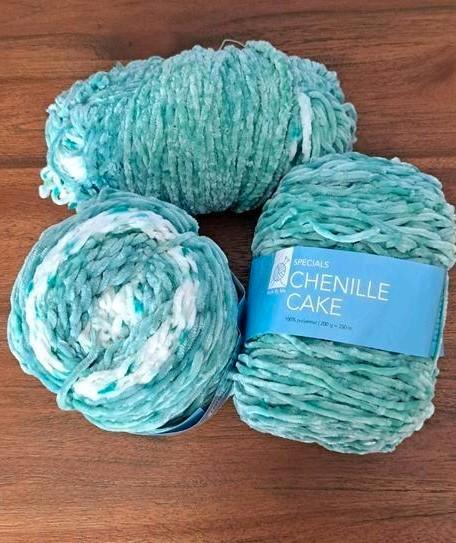 Chenille Cake Garen - 3 bollen Zacht  groen/ wit garen, Hobby en Vrije tijd, Breien en Haken, Nieuw, Breien of Haken, Wol of Garen