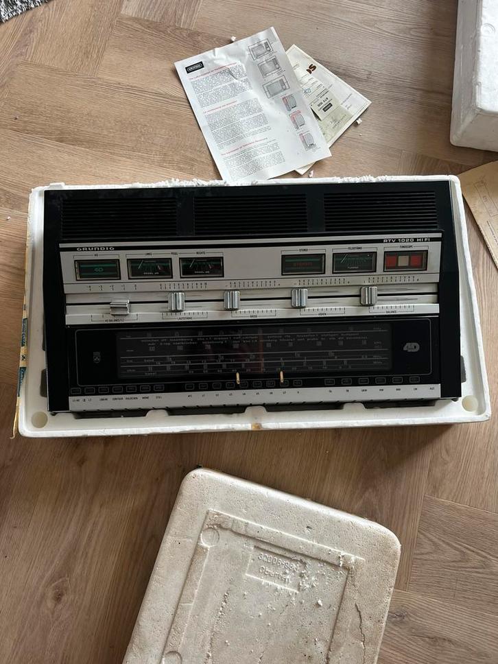 Grundig RTV 1020 radio + CM 730 casettespeler, Audio, Tv en Foto, Radio's, Zo goed als nieuw, Radio, Ophalen
