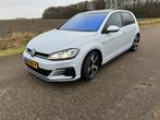 Volkswagen Golf 2.0 TDI 184pk 5D DSG 2018 Wit, Auto's, Metallic lak, Wit, Diesel, 140 €/maand