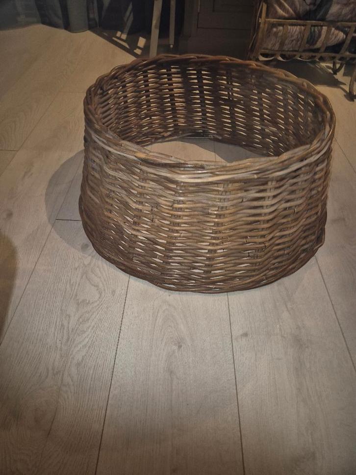 Mooie Rotan Kerstboomrok, Diversen, Kerst, Zo goed als nieuw, Ophalen